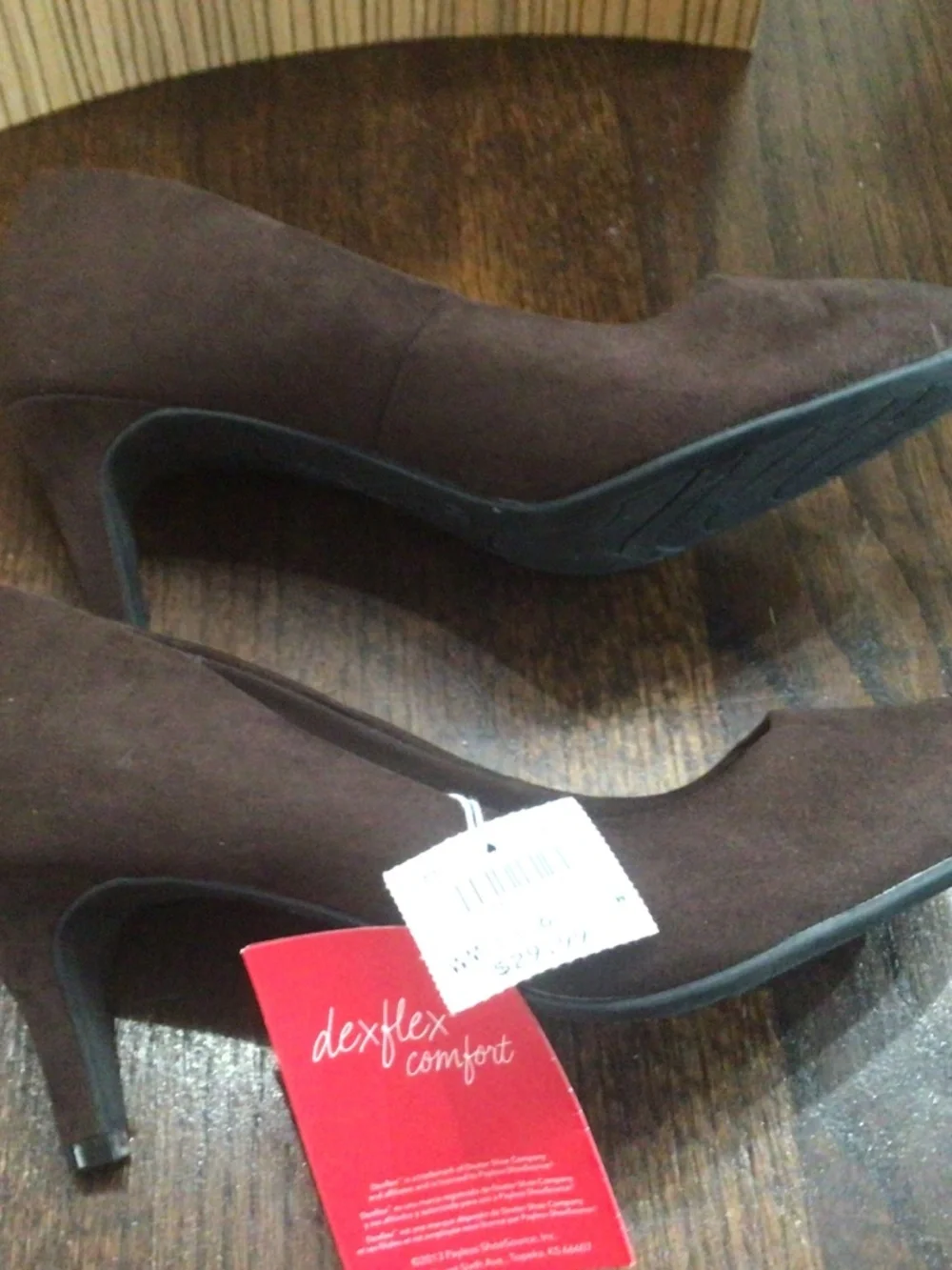Dexflex Comfort brown fabric upper heels. Size 6 new with tags
